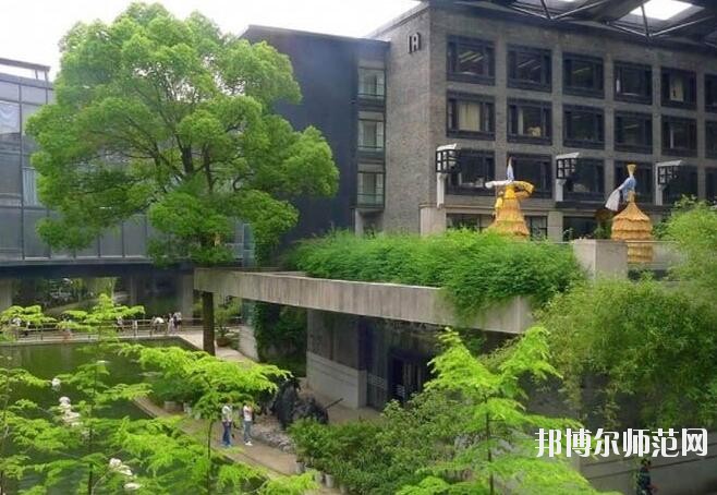 重慶新渝技工幼兒師范學校2018年報名條件、招生對象