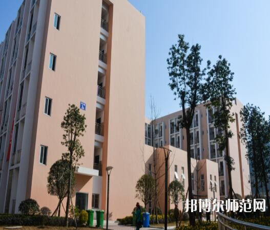 成都信息技術(shù)幼兒師范學(xué)校2018年報(bào)名條件、招生對(duì)象