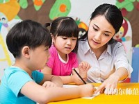 杭州2020年幼師學(xué)校中專升大?？际裁? /><b>杭州2020年幼師學(xué)校中專升大?？际裁?/b><span>2022-04-07 15:39</span><p>已經(jīng)就讀幼師學(xué)校的中專生們，想要提升一下自己的學(xué)歷，那就需要報(bào)考，大家都想知道主要考什么，其實(shí)這種考試不是很難，同學(xué)們也</p></a></li>
            <li><a href=