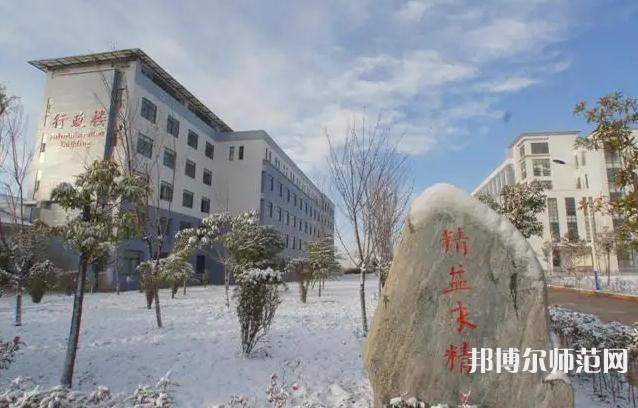 麗江師范高等?？茖W(xué)校歷年招生錄取分?jǐn)?shù)線