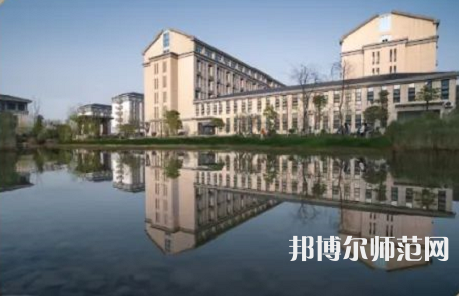 湖北恩施師范學(xué)院2023年報(bào)名條件、招生要求、招生對(duì)象