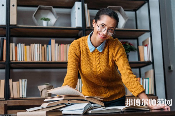 成都師范學(xué)院介紹、地址